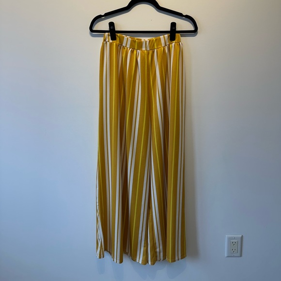 Yellow striped matching set, wide leg pant and bra top festival outfit - Picture 7 of 11